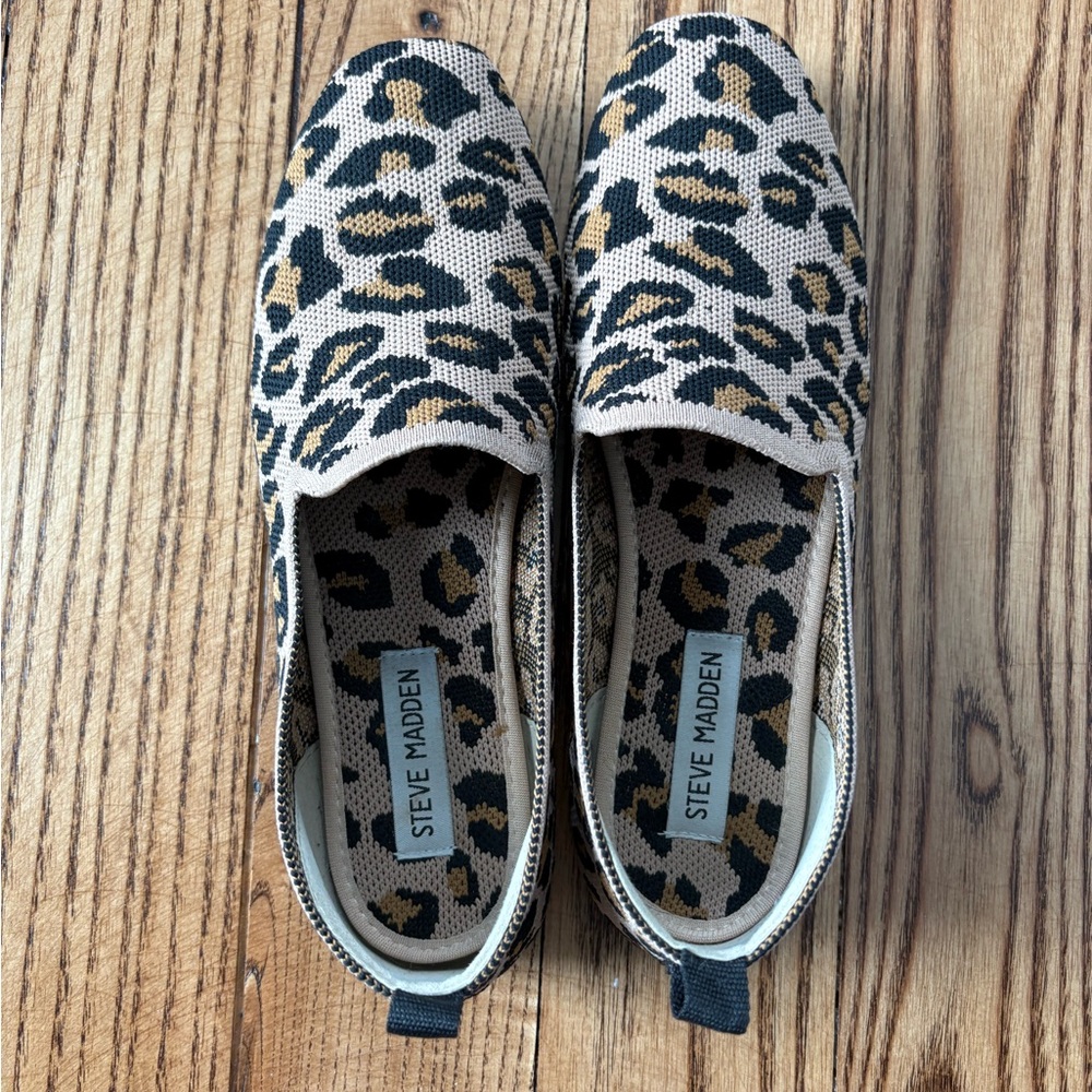 Steve Madden leopard print flats